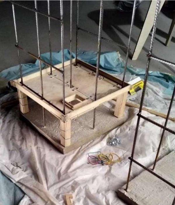 Student-built structural model with slender vertical rods